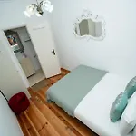 2-Bedroom Apartment With Open Terrace In Central Lisbon Lizbona