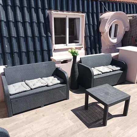 Open Trace 2 Bedroom Located Centeral Lisbona