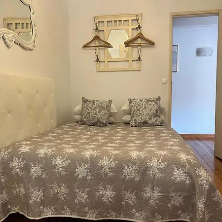 Апартаменти Open Trace 2 Bedroom Located Centeral