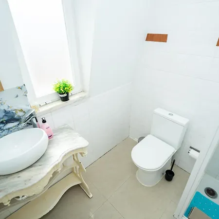 2-bedroom With Open Terrace In 公寓