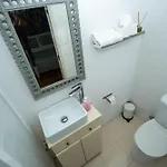 2-Bedroom Apartment With Open Terrace In Central Lisbon Apartman *