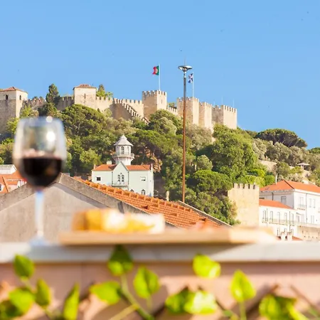 2-Bedroom 2 Double Bed 1 Sofa Bed Apartment With Open Terrace In Central Lisbon *