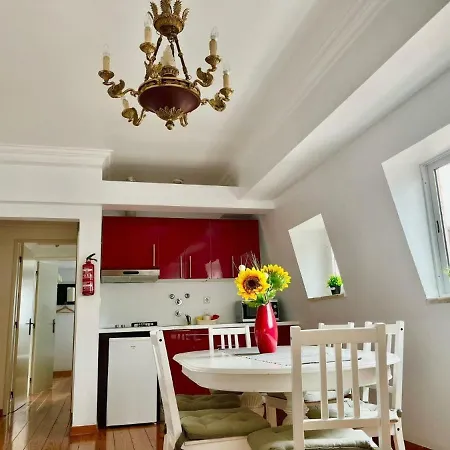 Open Trace 2 Bedroom Located Centeral Lizbona